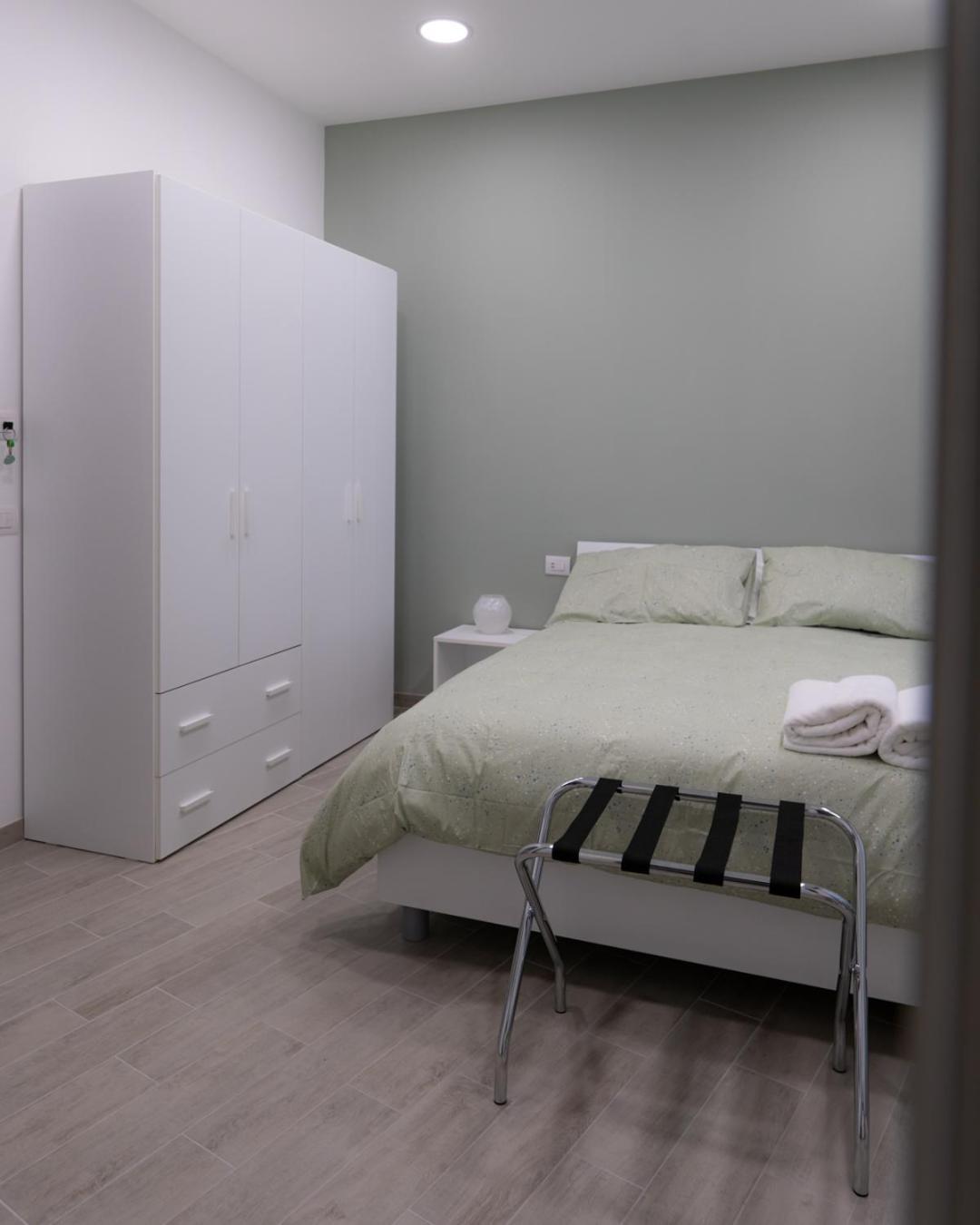 Dimora Cavour Hotel Nápoly Szoba fotó